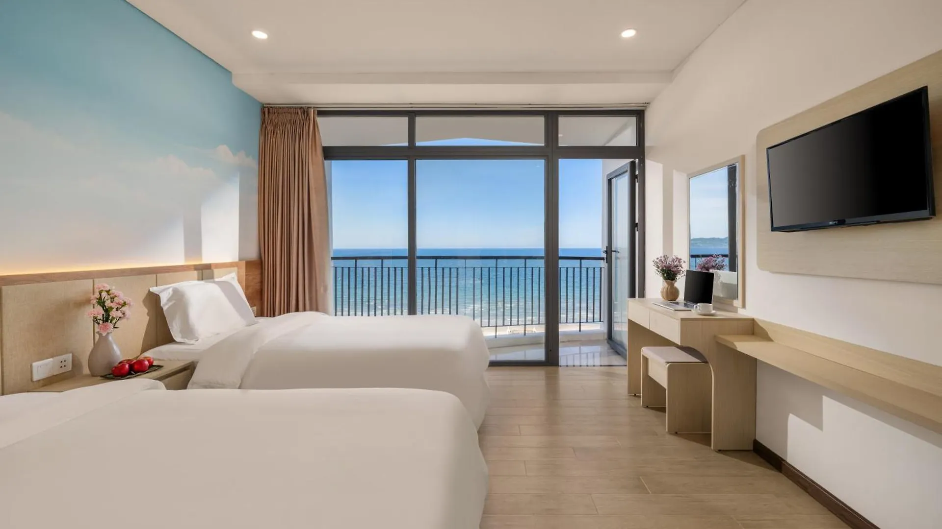 Lunar Hotel Danang 4*, Đà Nẵng Vietnam