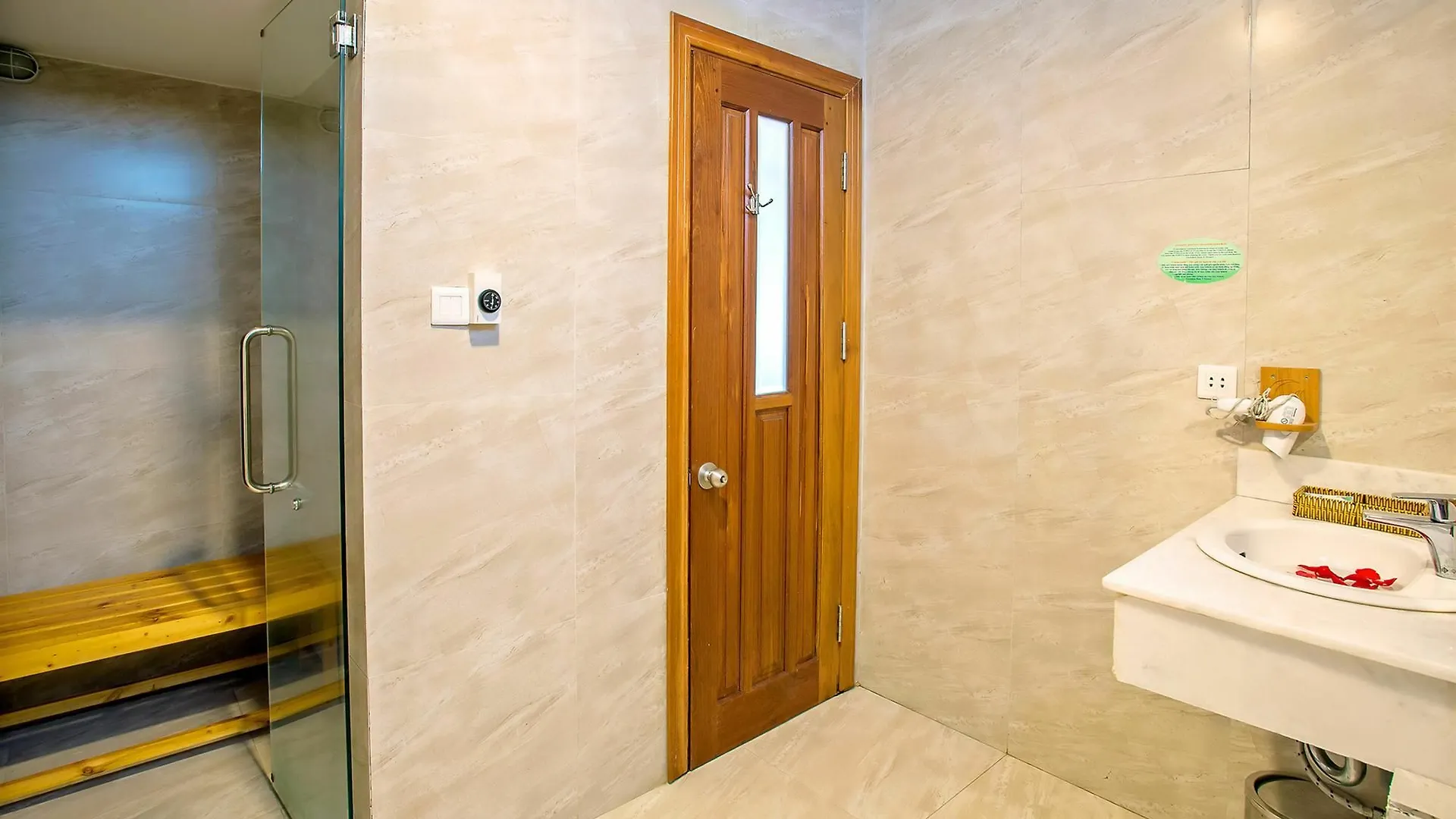 Lunar Hotel Danang 4*, Đà Nẵng Vietnam