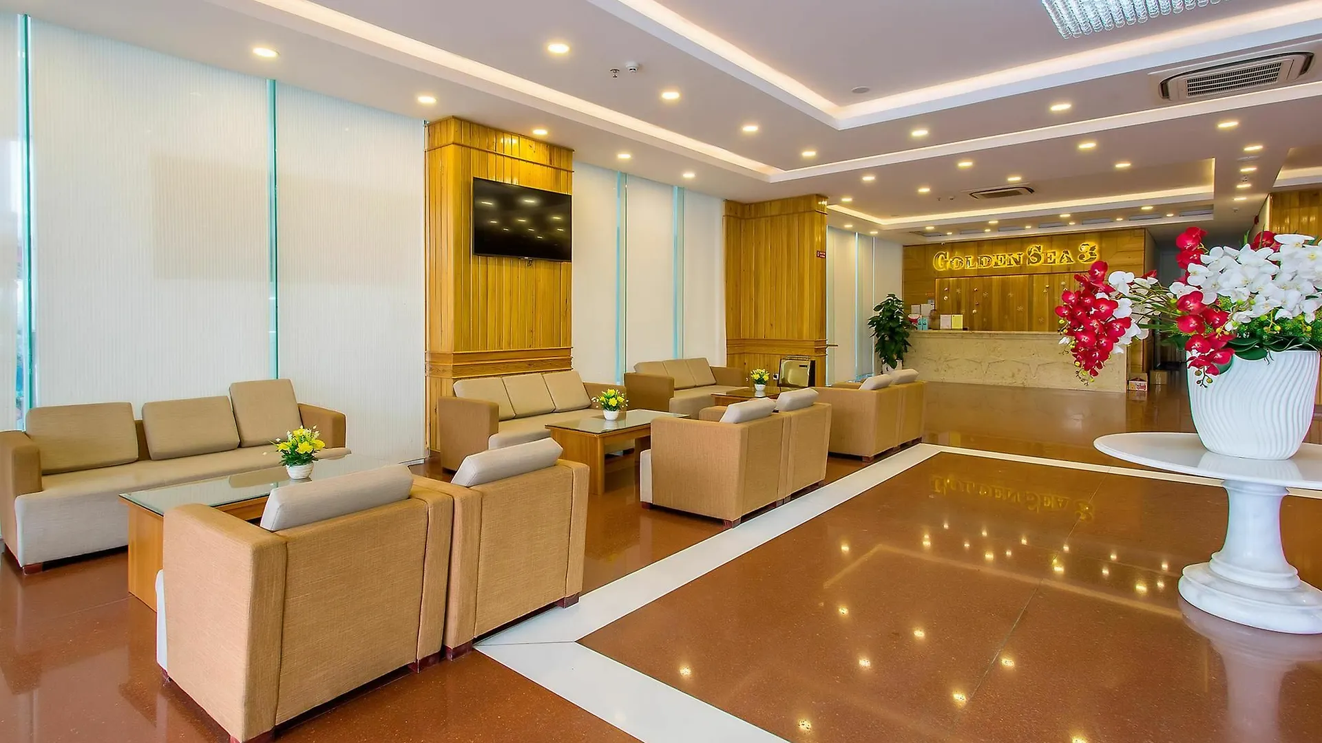 Lunar Hotel Danang Wietnam